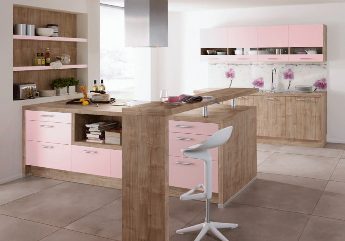 кухињски ентеријер у беж и ружичастим бојама