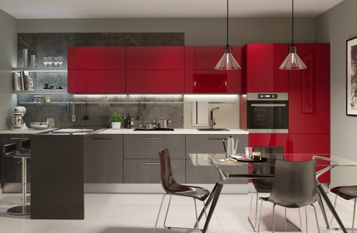 Kücheninterieur in Grau-Rot-Tönen