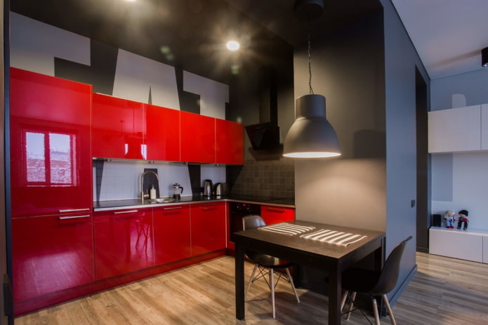 кухињски намештај у црвеним тоновима
