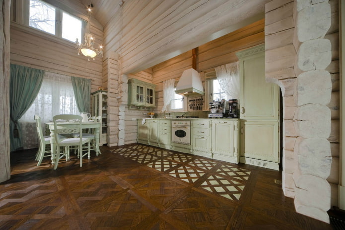 rustikale Küche im Inneren des Hauses