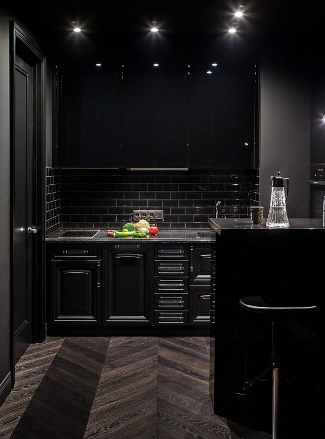 finishing in the interior of the kitchen in black tones