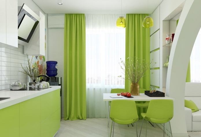függönyök a konyha belsejében, világos zöld tónusban