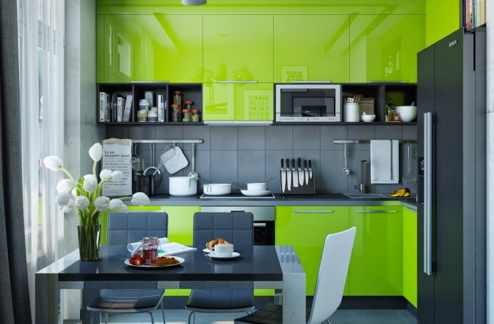 Kücheninterieur in grau-hellgrünen Tönen