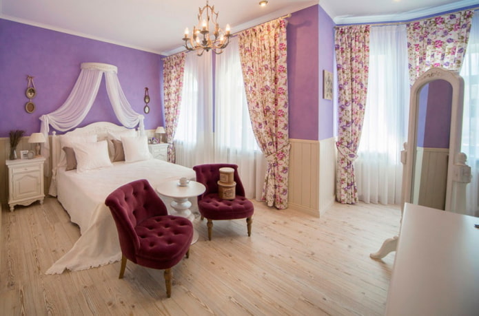 намештај у унутрашњости спаваће собе у провансалском стилу