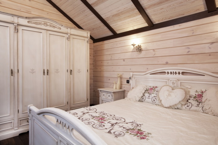 Entwurf eines kleinen Schlafzimmers im provenzalischen Stil