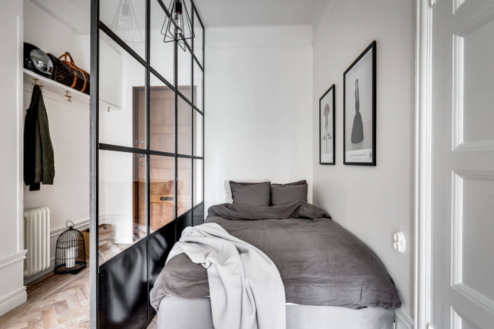 layout and zoning of a narrow bedroom