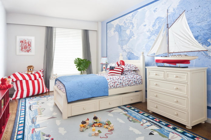 Einrichtung eines Kinderzimmers für einen Jungen im maritimen Stil