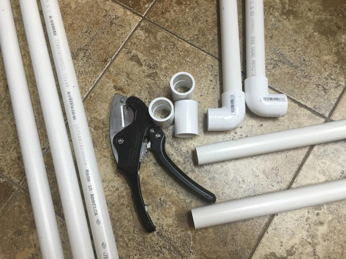 Pipes, angles and pipe cutter