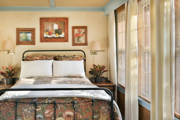 textiles and decor in the bedroom in country style