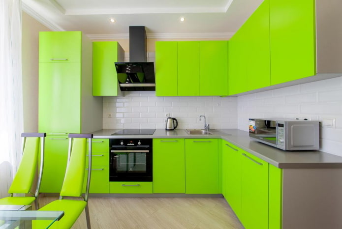 дизајн кухиње у јарко зеленим бојама