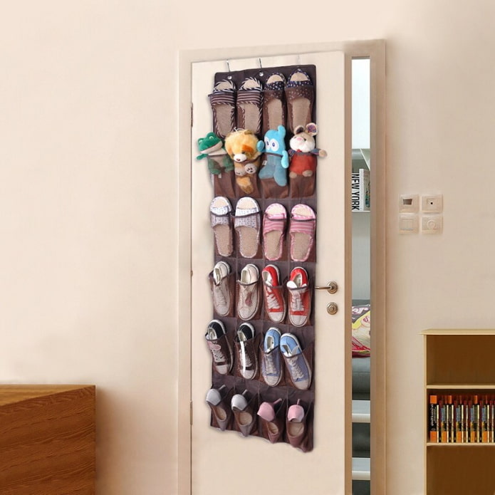 suspension systems for storing shoes