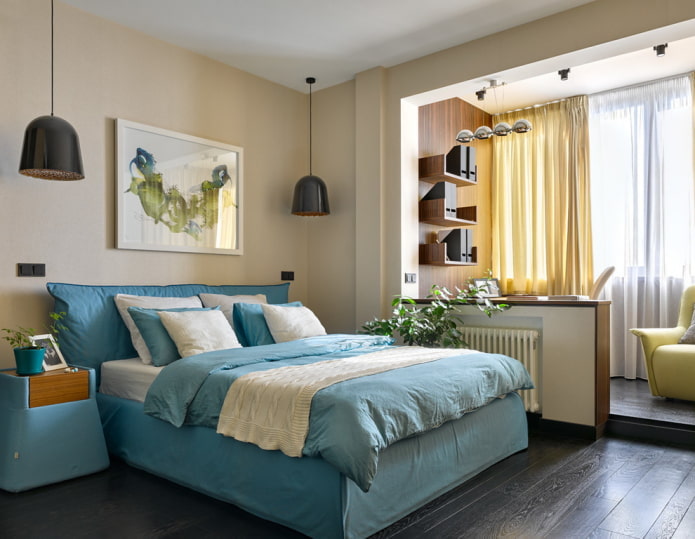 Anordnung der Möbel im Schlafzimmer kombiniert mit einer Loggia