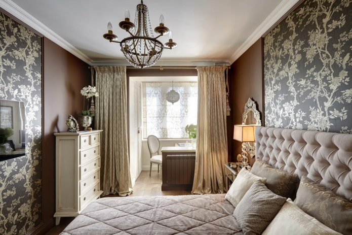 Dekoration und Beleuchtung im Schlafzimmer kombiniert mit einer Loggia