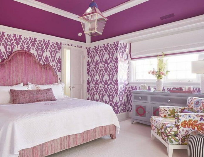 rosa und lila Schlafzimmereinrichtung