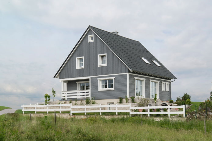 сива кућа у скандинавском стилу