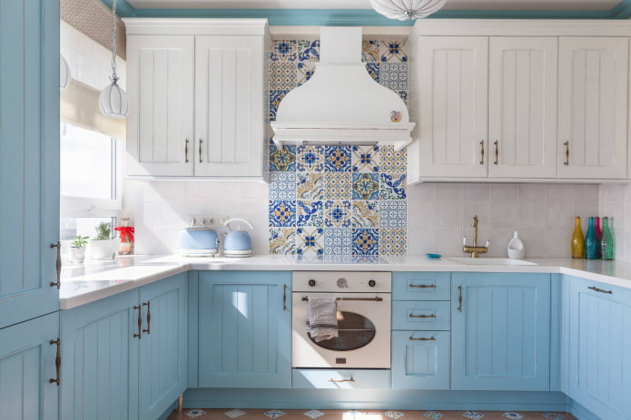 Kitchen in white and blue colors