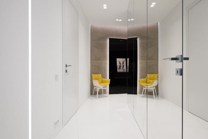 minimalism in the hallway