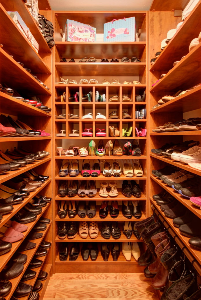 Storage for shoes