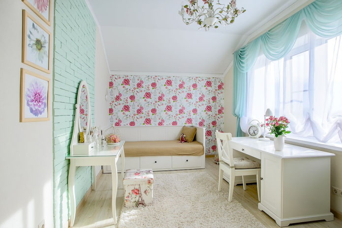 Farben des Interieurs eines Kinderzimmers im provenzalischen Stil