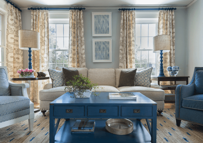 blaues Wohnzimmer im Provence-Stil