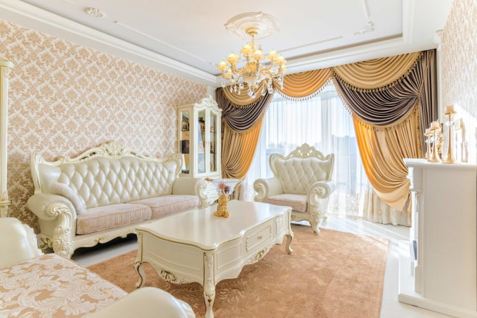 curtains and decor in the living room in classic style