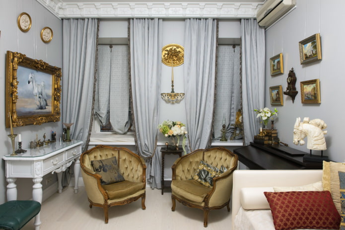 függönyök és dekoráció a nappaliban klasszikus stílusban