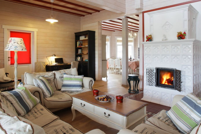fireplace sa loob ng sala sa istilong Provence