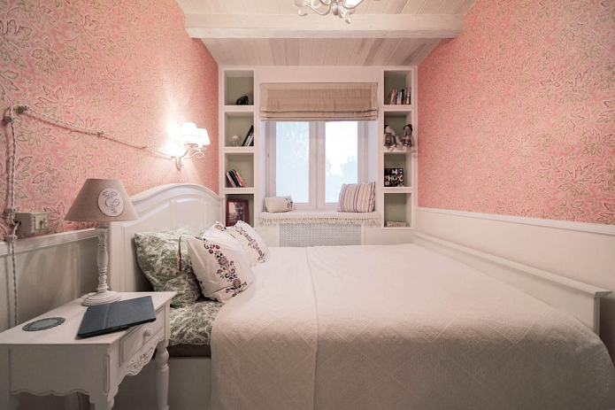 weißes und rosa Schlafzimmer