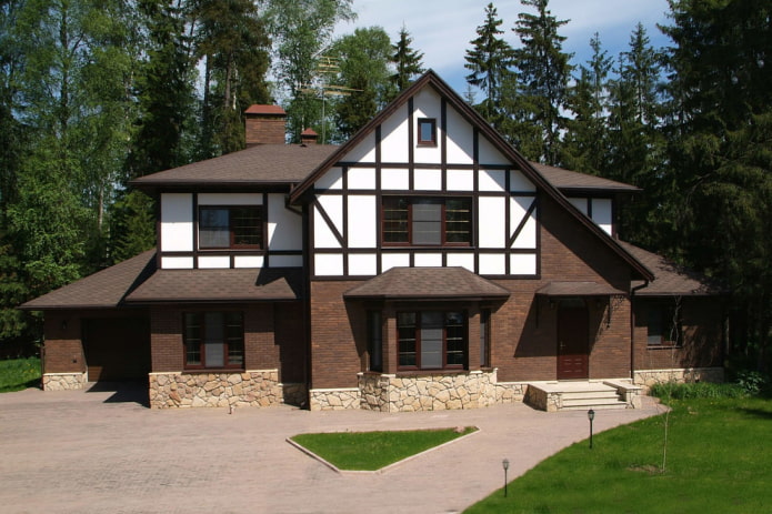 завршна обрада фасаде куће у стилу полу-дрвене грађе