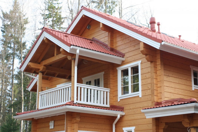 пројекат дрвене куће са балконом