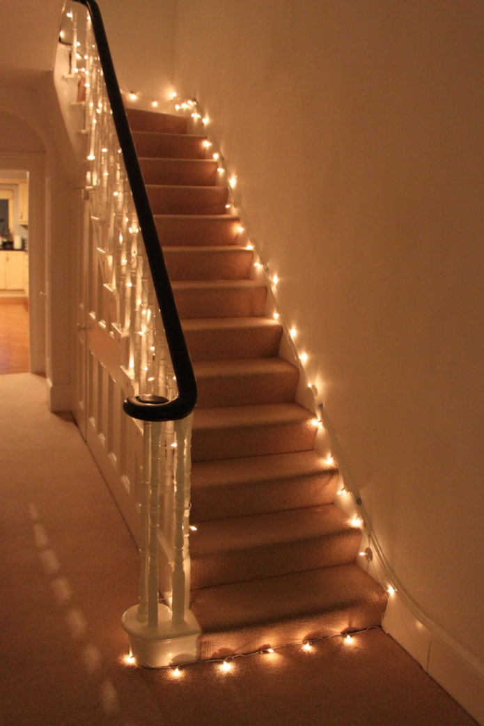 disenyo ng backlit staircase