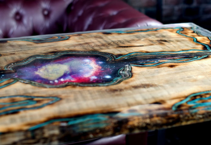 Space table