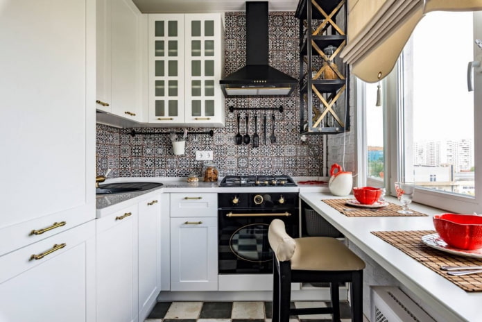 kitchen finish with an area of ​​6 squares