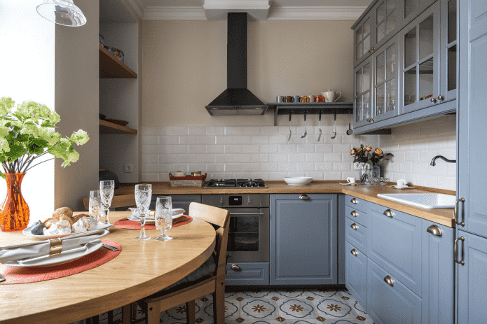 set in the kitchen with an area of ​​6 squares