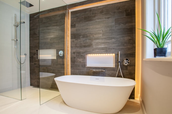 acrylic bathtub sa loob ng banyo
