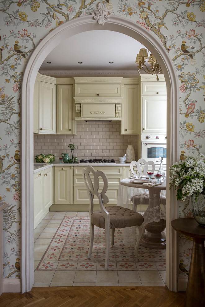 an arch instead of a door in the interior of the kitchen