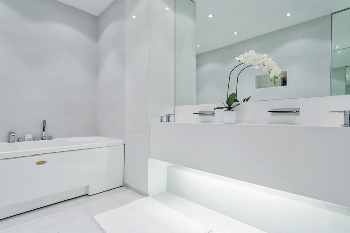 a fürdőszoba színes kialakítása a minimalizmus stílusában