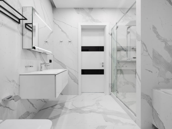 fürdőszoba a minimalizmus stílusában