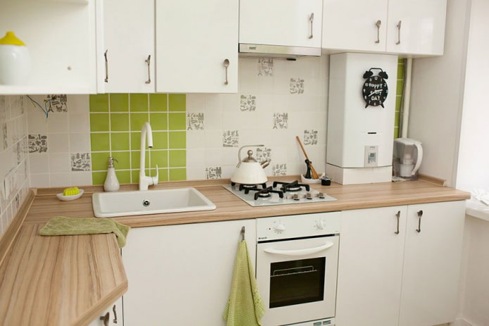 kitchen with an area of ​​5 sq m with a gas water heater