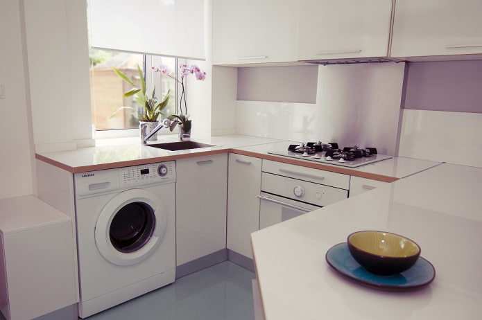 Waschmaschine in der Küche mit einer Fläche von 5 m²