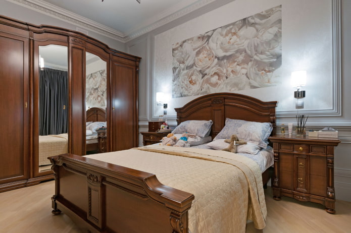 Möbel und Accessoires im Schlafzimmer im klassischen Stil