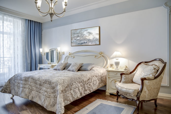 намештај и додаци у спаваћој соби у класичном стилу