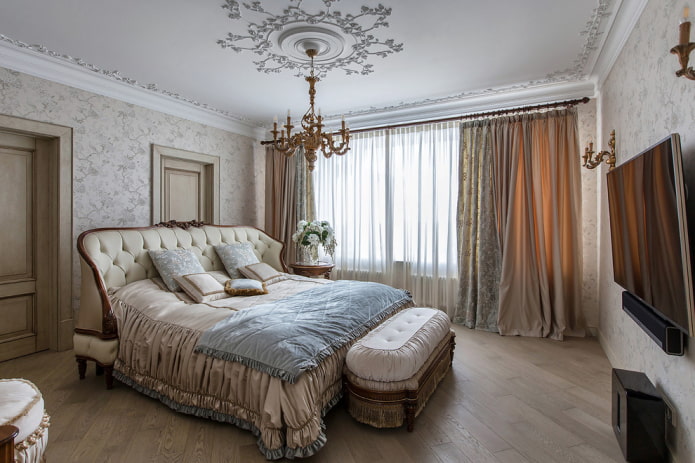 Textilien im Schlafzimmer im klassischen Stil
