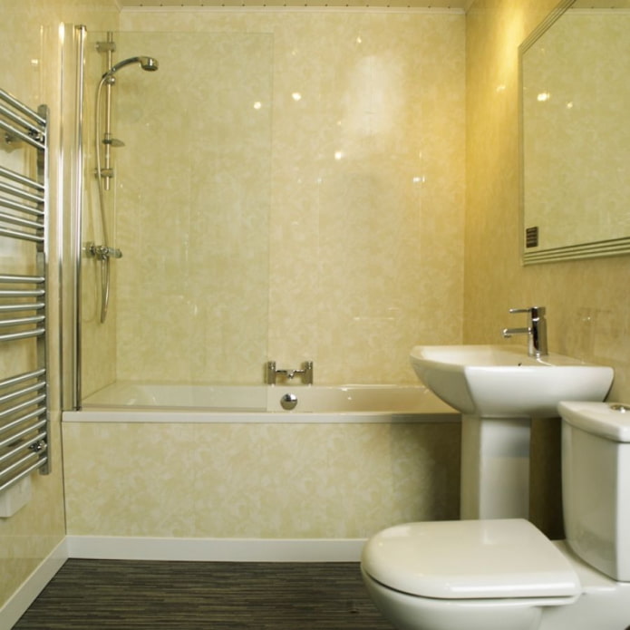 mga beige panel sa banyo
