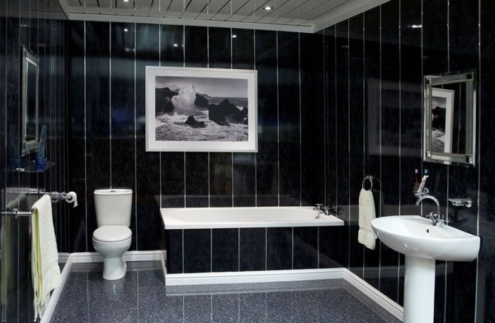 példa egy kombinált fürdőszoba befejezésére PVC panelekkel