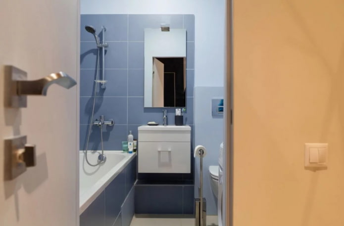 small combined bathroom