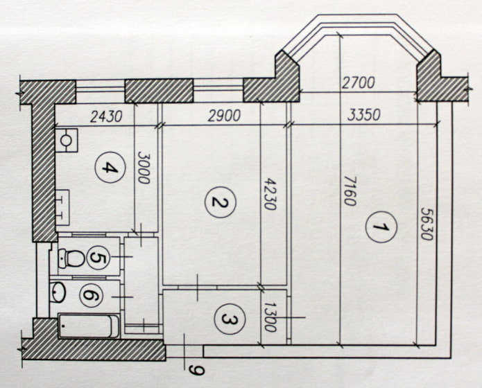 Layout of the stalinka with a bay window