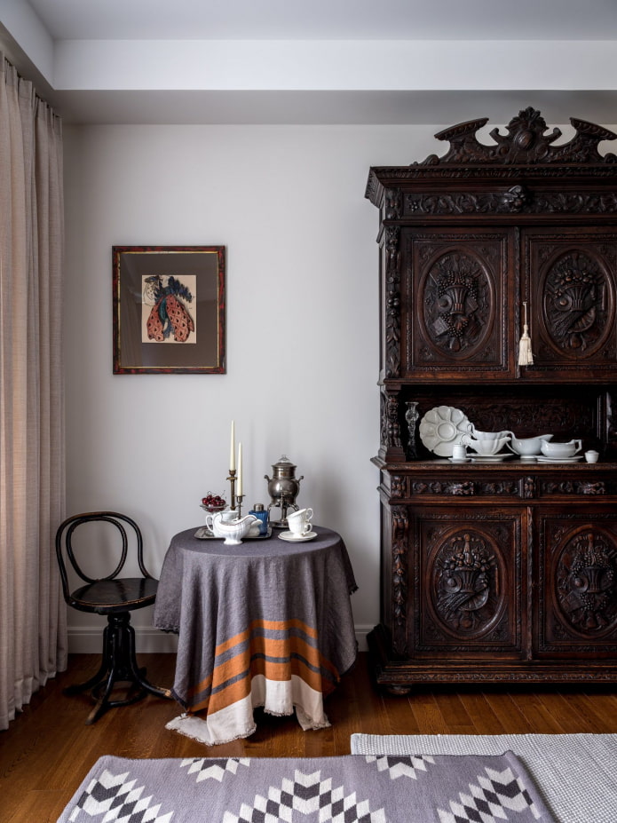 antique furniture in the interior
