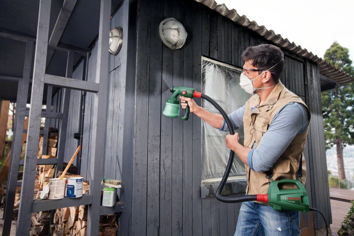 Painting with a spray gun