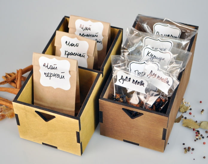Sachets in a wooden box